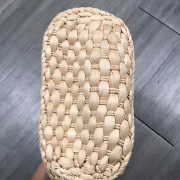 Brighton HandBag With Flowers Red Straw & Leather Tote 13"L x 5"W x 9"H - Picture 6 of 12